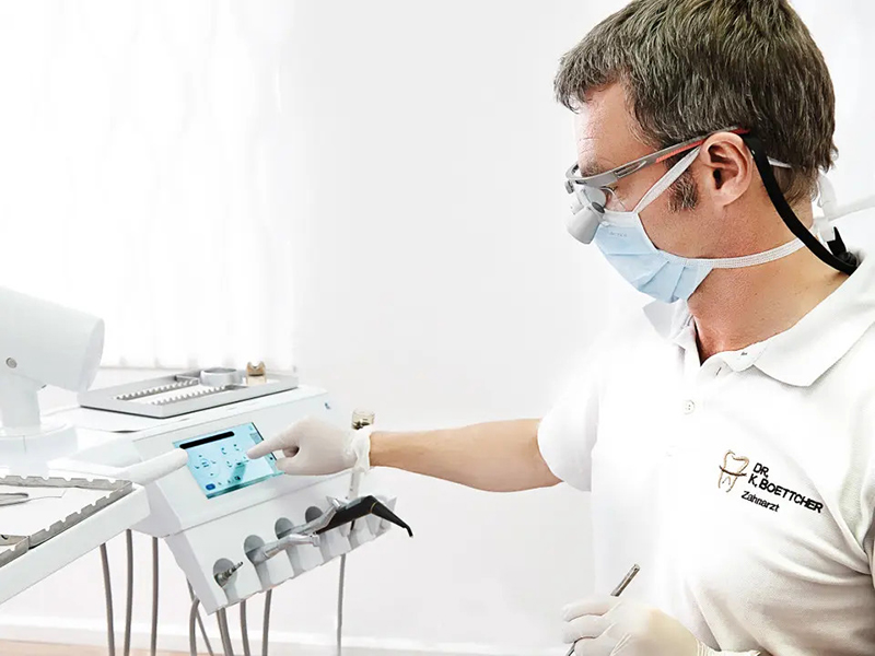 E80-Vision_Dr-Boettcher_Dental-treatment-5_3500px.jpg