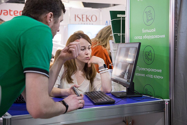 Стенд компании GREEN DENT на выставке Дентал-Ревю 2020-22.jpg